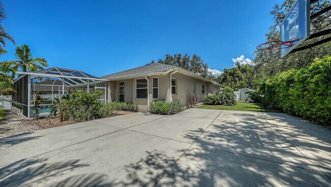 Building Photo - Beautifully updated Family Home by Rivervi...