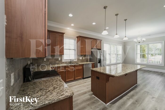 Building Photo - 12530 Druids Glen Dr