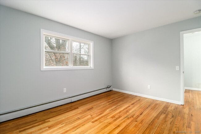 Building Photo - 32 Pleasant St