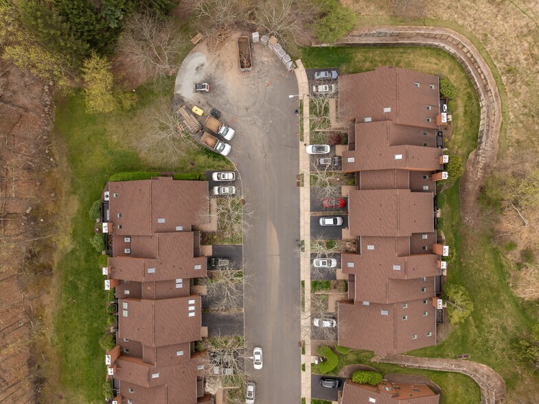 Building Photo - 87 Sullivan Dr