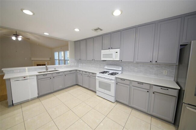 Building Photo - 9723 Misty Vine Ct