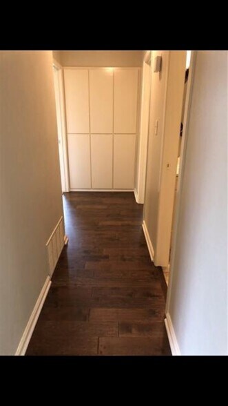 Building Photo - 6005 Whitley Rd