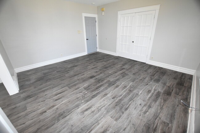 Building Photo - 545 Hammond Ave