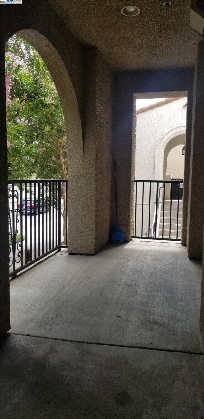 Building Photo - 3240 Maguire Way