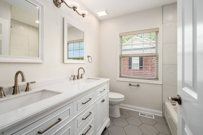 Building Photo - 7200 Fernridge Dr