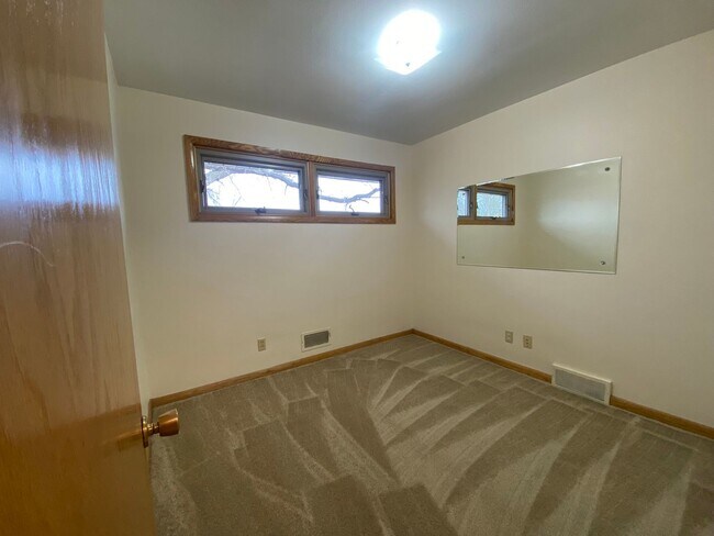 Building Photo - Single Family Home Available for Rent!