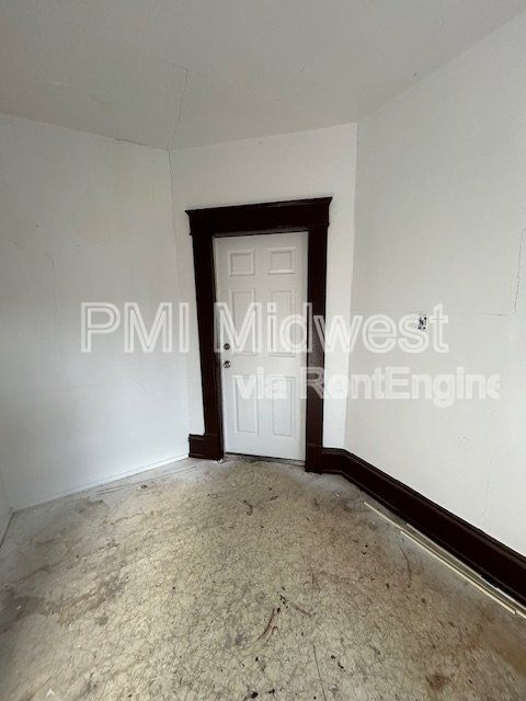Building Photo - 2516 S Washington St