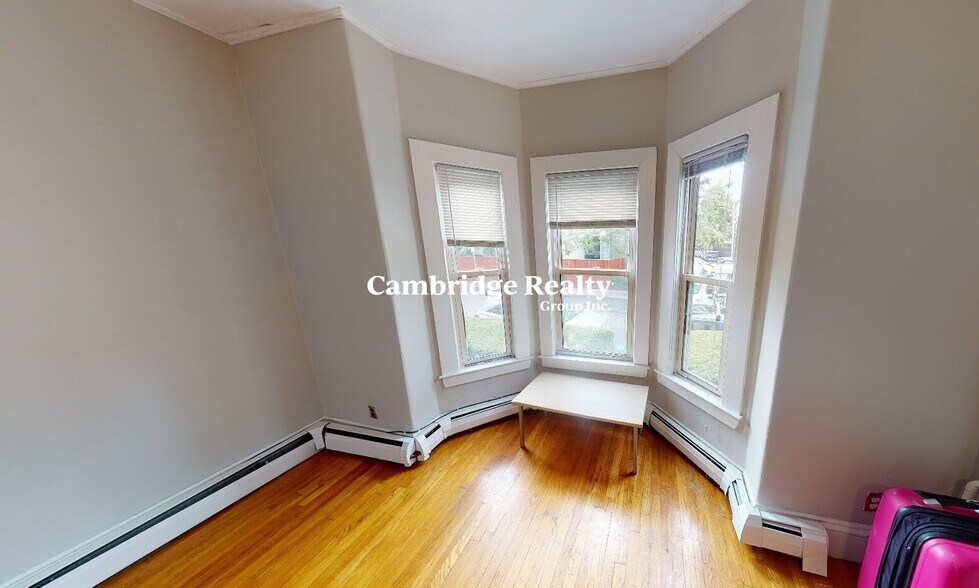 Primary Photo - 26 Hingham St