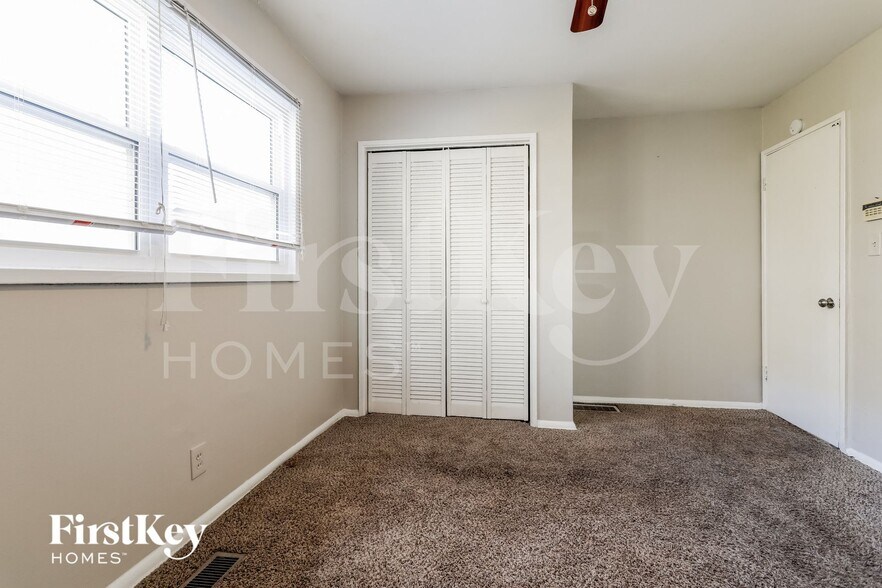 Building Photo - 3085 Piper Dr