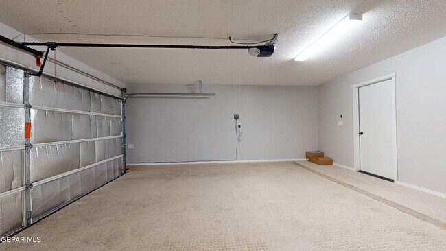 Building Photo - 13648 Samlesbury Ave