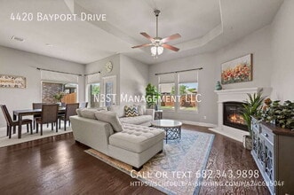 Building Photo - 4420 Bayport Dr