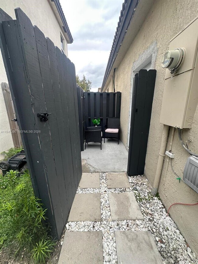 Building Photo - 11879 SW 253rd Terrace