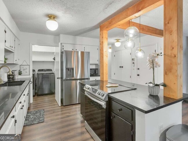 Building Photo - 2790 Farmstead Rd