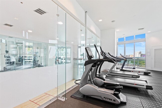 Building Photo - 350 S Miami Ave