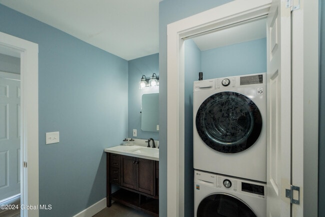 Building Photo - 9 Bolster Ln NE