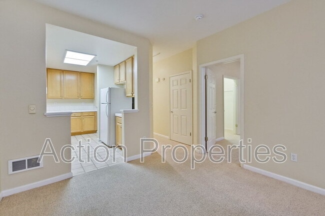 Building Photo - 2160 Santa Cruz Ave