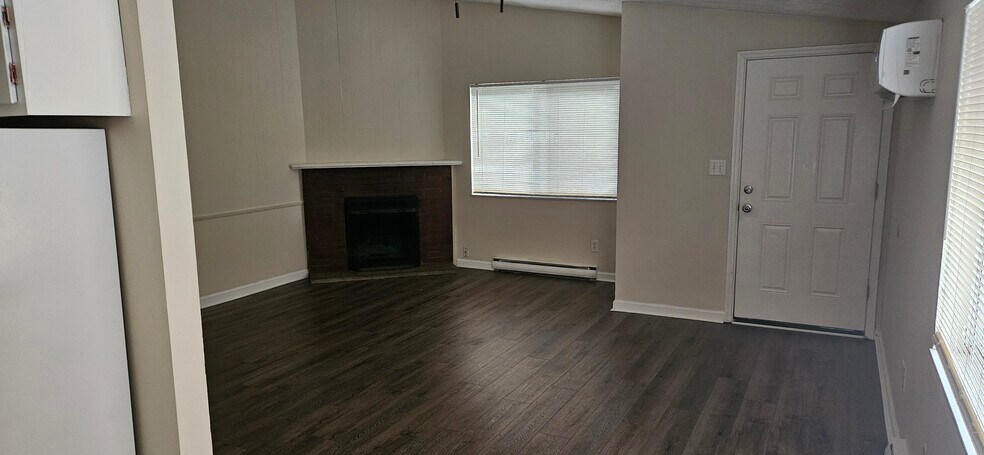 Living room - 232 Cincinnati Ave