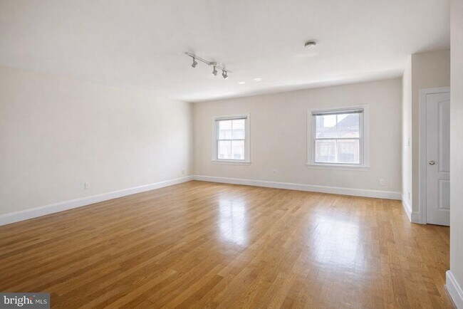 Building Photo - 1701 Spruce St