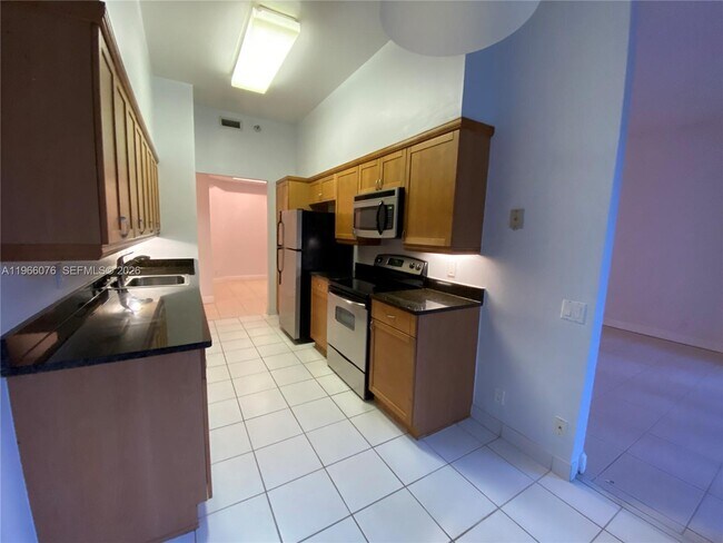 Building Photo - 3640 Yacht Club Dr