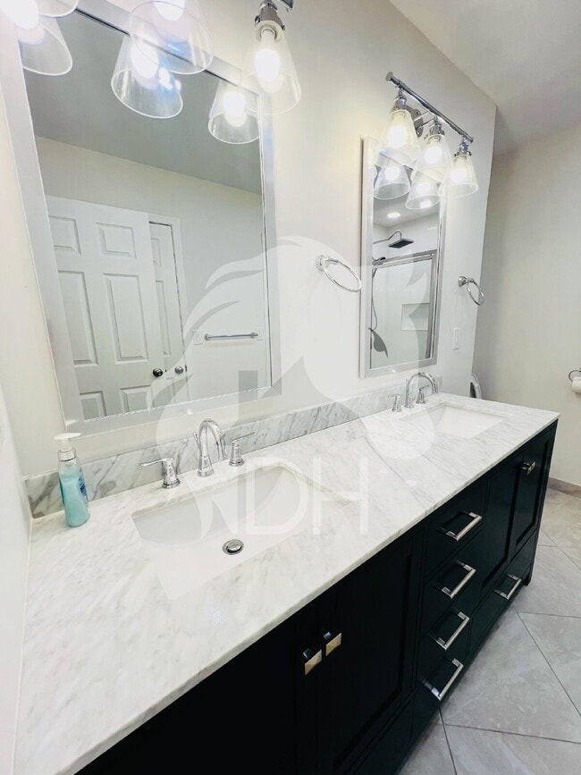 Building Photo - 414 Deer Run