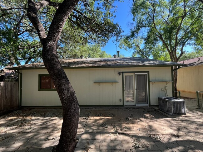 Building Photo - 7339 Hunters Land