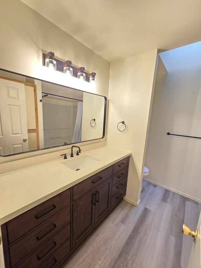 Building Photo - 1275 Alicia Cir