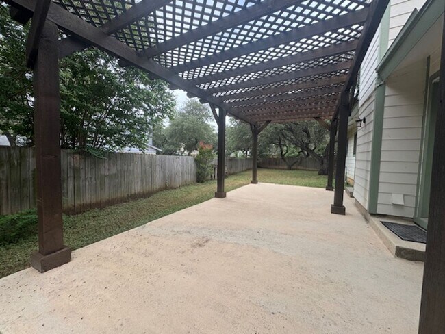 Building Photo - What a Gem! Spacious, Renovated 1-Story Ho...