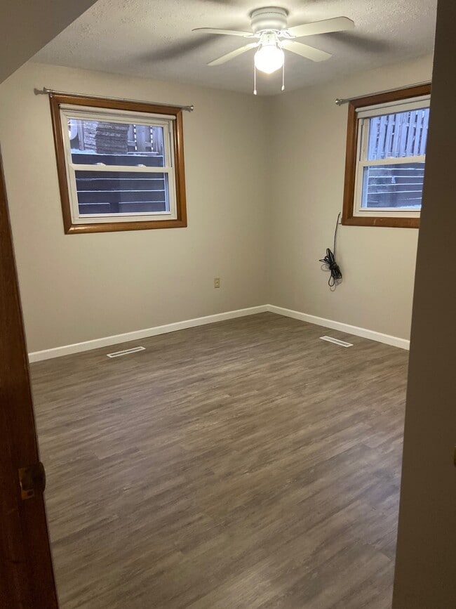 Building Photo - 821 1st Ave NW