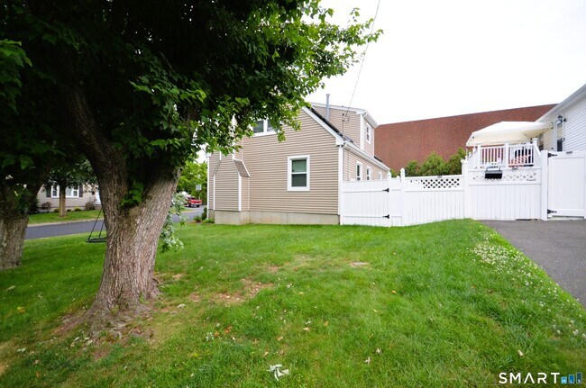 Building Photo - 430 Berkeley Rd