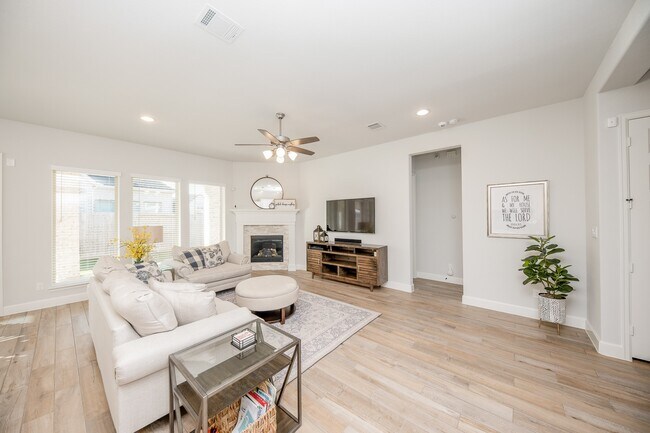 Building Photo - 29831 Blooming Iris Ln