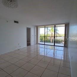 Building Photo - 1000 Cove Cay Dr