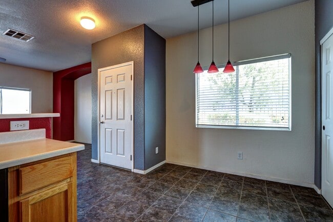 Building Photo - 6530 Bucking Horse Ln