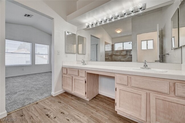 Building Photo - 8213 Mt Brodie Cir