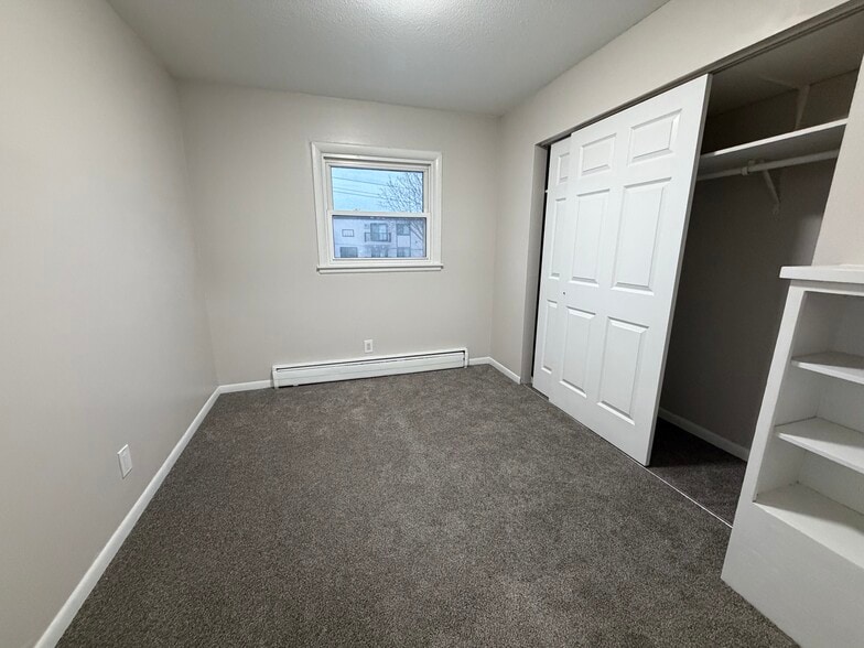 Building Photo - 212 42nd Ave NE
