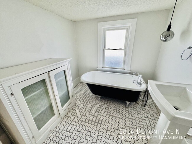 Building Photo - 1814 Dupont Ave N