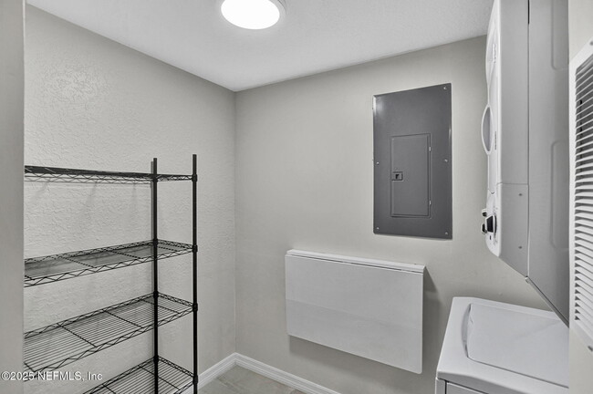 Building Photo - 700 Boardwalk Dr
