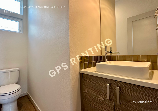 Building Photo - Beautiful Bed 3, Bath 2.5, home!