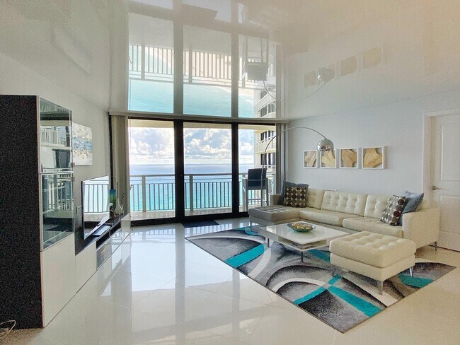 Building Photo - 3000 N Ocean Dr