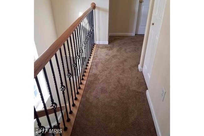 Building Photo - Charming 3-Bedroom Townhome in Glen Burnie...