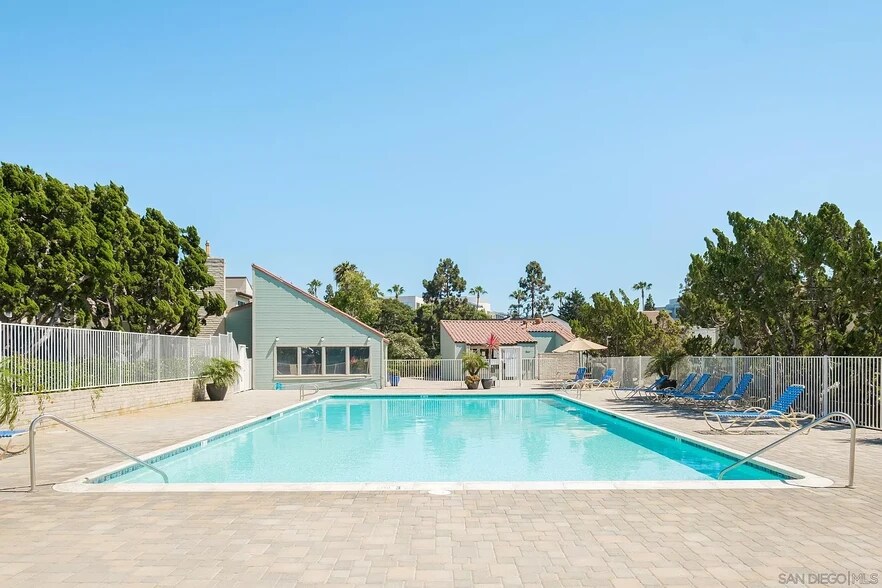Swimming Pool - 9595 Easter Way