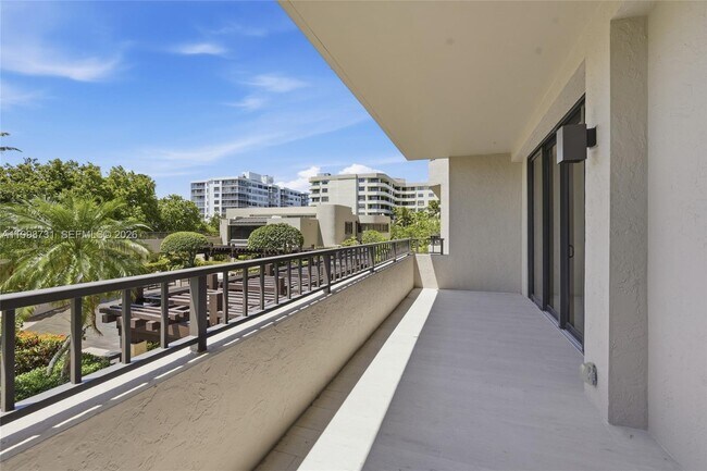 Building Photo - 251 Crandon Blvd