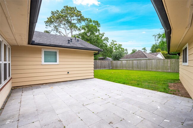 Building Photo - 4034 Shady Springs Dr