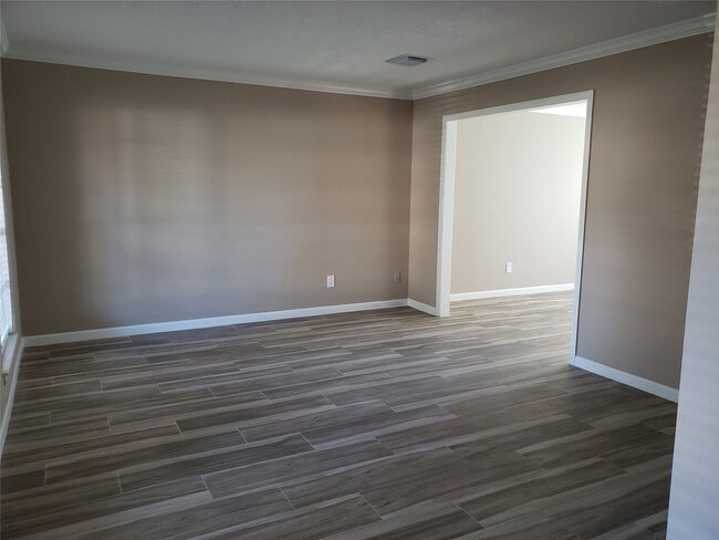 Building Photo - 1911 Richmond Vantage Dr