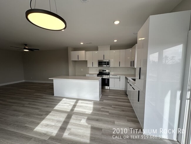 Building Photo - 2010 Titanium Rock Rd