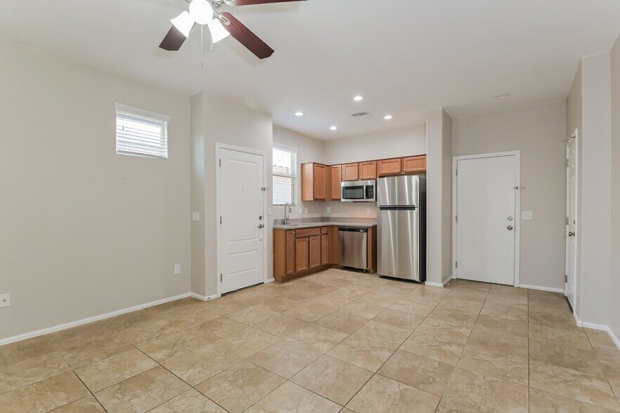 Building Photo - 6851 W Leeward Cove Way