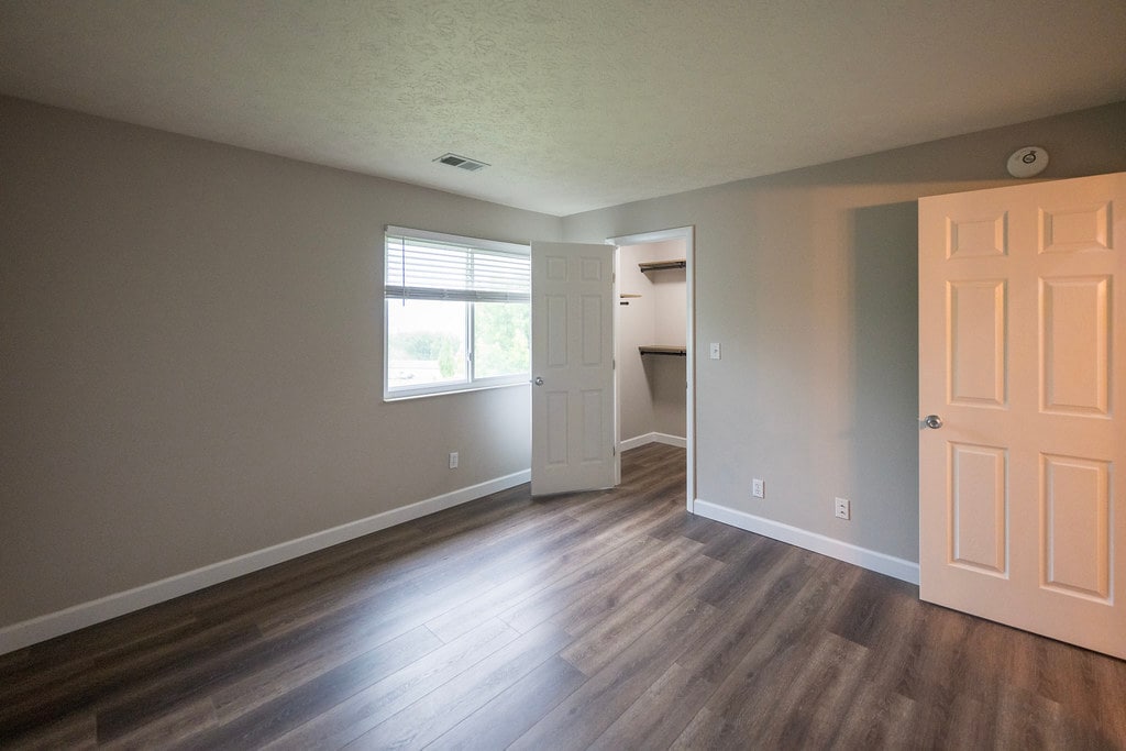 Guest Bedroom to Walk-In Closet - 8892 Eagleview Dr