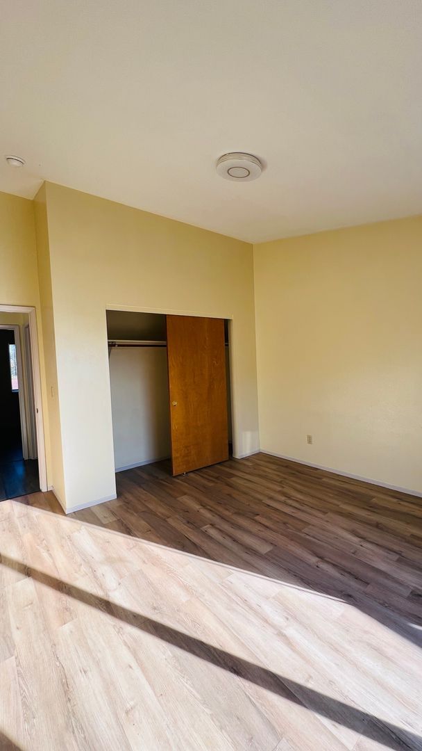 Building Photo - 1805 Caroline Ave