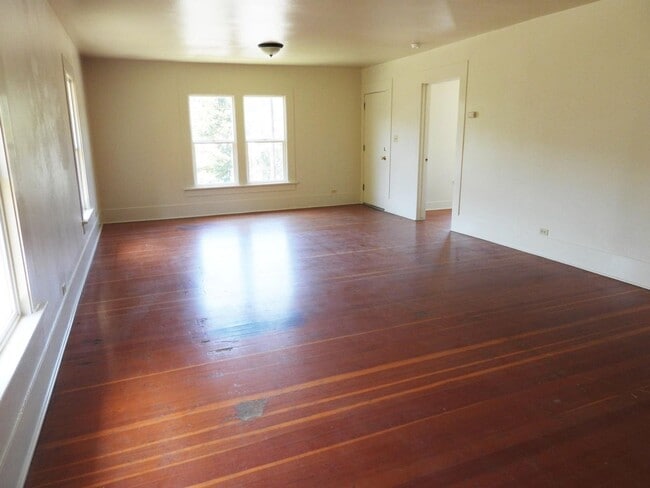 Building Photo - Single Family Home in Scotia!