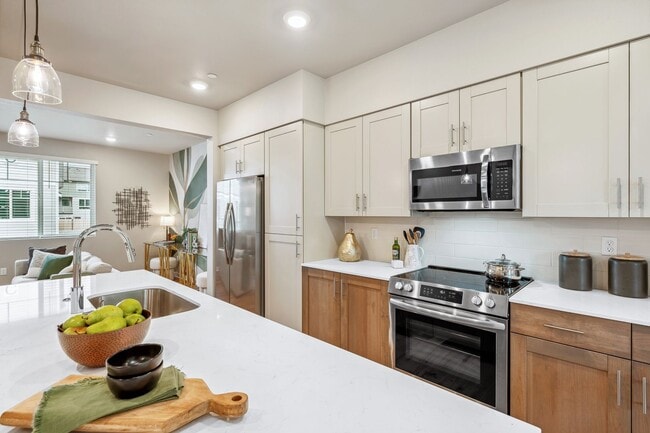 Building Photo - 3 Bed | 3.5 Bathroom | 1626 Sq Ft | $3,450