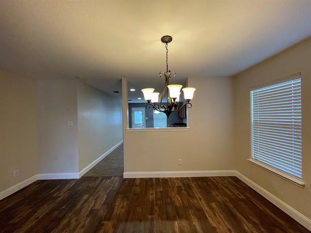 Building Photo - 804 White Fields Way